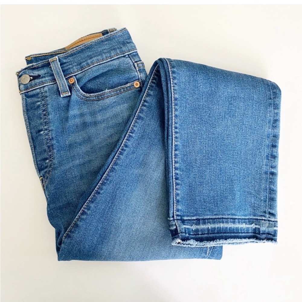 Levi’s Wedgie Straight - size 28